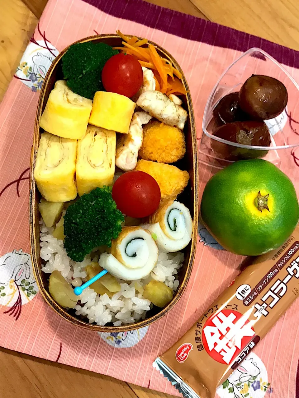 パパたろ弁当🍱

栗ごはん
ちくわと大葉のくるくる
コロッケ
鶏肉の塩胡椒
卵焼き
人参のポン酢和え
ブロッコリー
ミニトマト

栗の渋皮煮
みかん|ひななぎさん