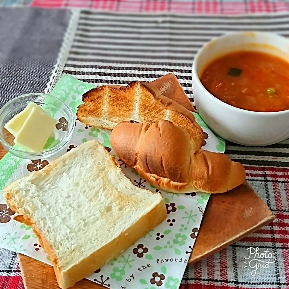 朝ごはん🎵先日、ペリカンさんで買ったパンを😊|ちぇさん