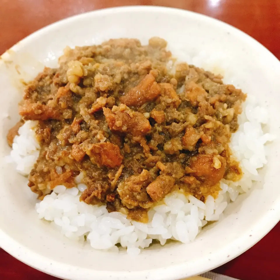 ルーロー飯 30元#台湾

くどくなくて味のバランスもよい！！|ぱちねぇさん