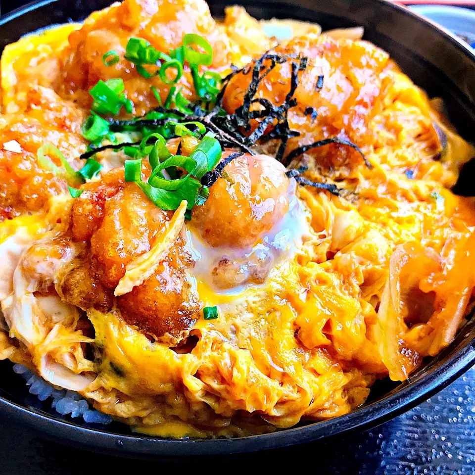 Snapdishの料理写真:唐揚げ丼|ち〜おんさん