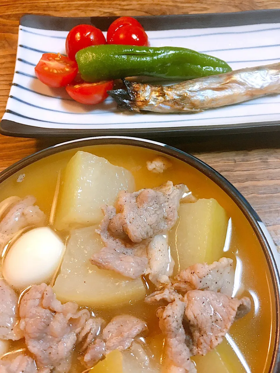 土曜日の夕飯
・トウガンと豚肉の煮物
・シシャモ|akiさん