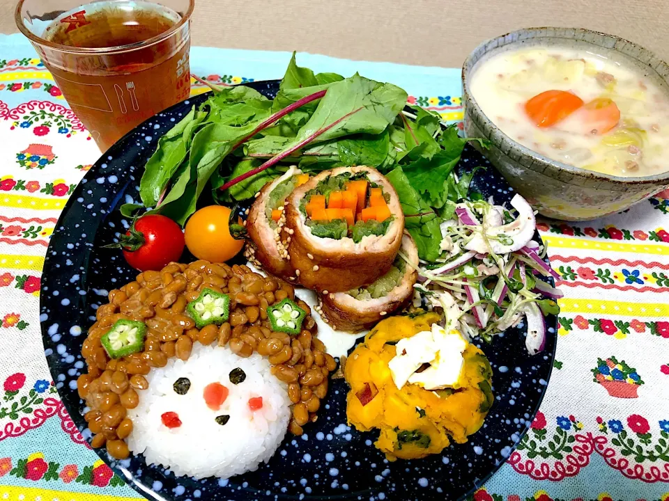 Snapdishの料理写真:可愛い♪納豆ごはん🍚✨色々おかず＆シチュー🥄|がぁがさん