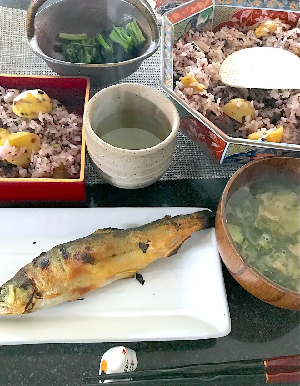 🌰栗おこわ飯と鮎の塩焼きで朝ごはん|シュトママさん