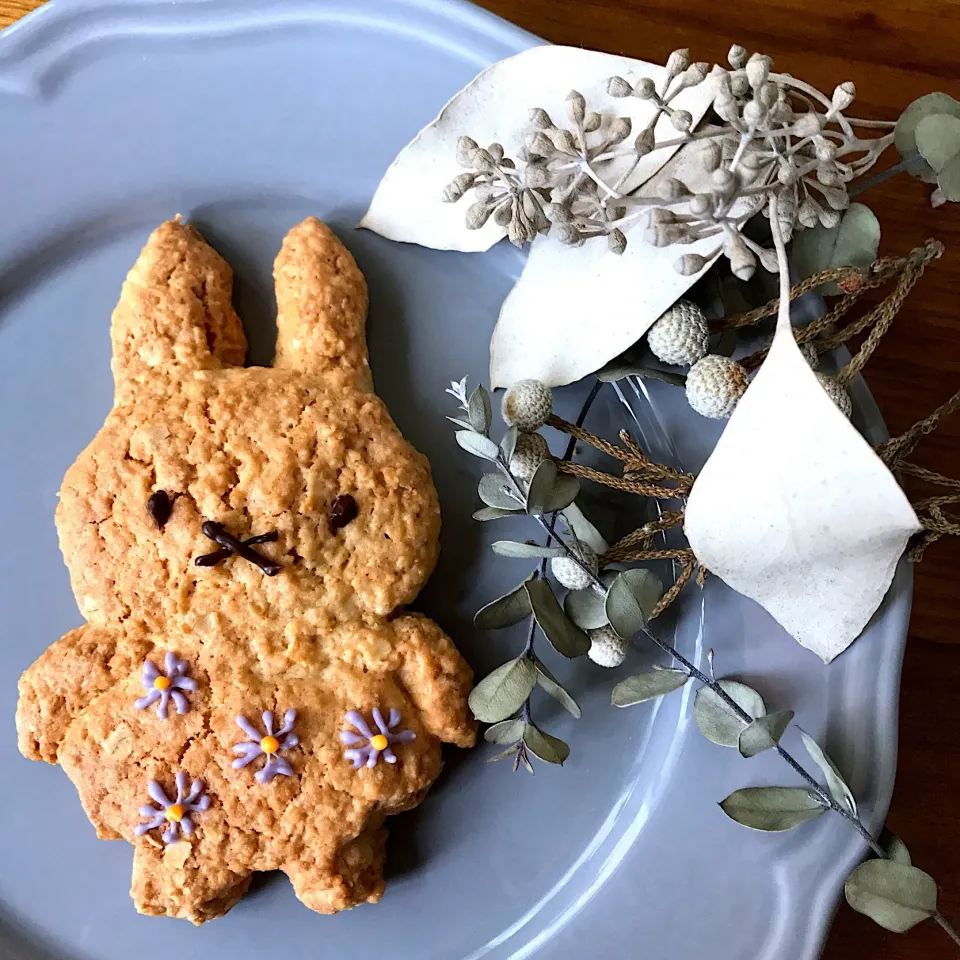 Snapdishの料理写真:ミッフィー🐰オートミールクッキー🍪|yumiさん