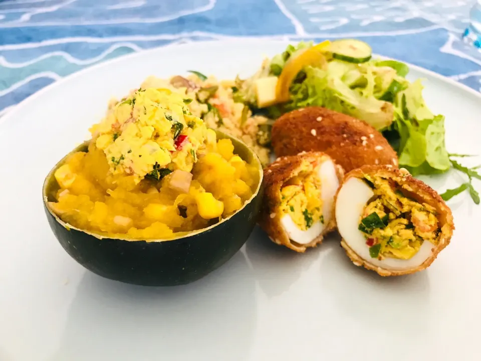 Veggie couscous, green eggs, gem squash & salad|Sergio Lacuevaさん