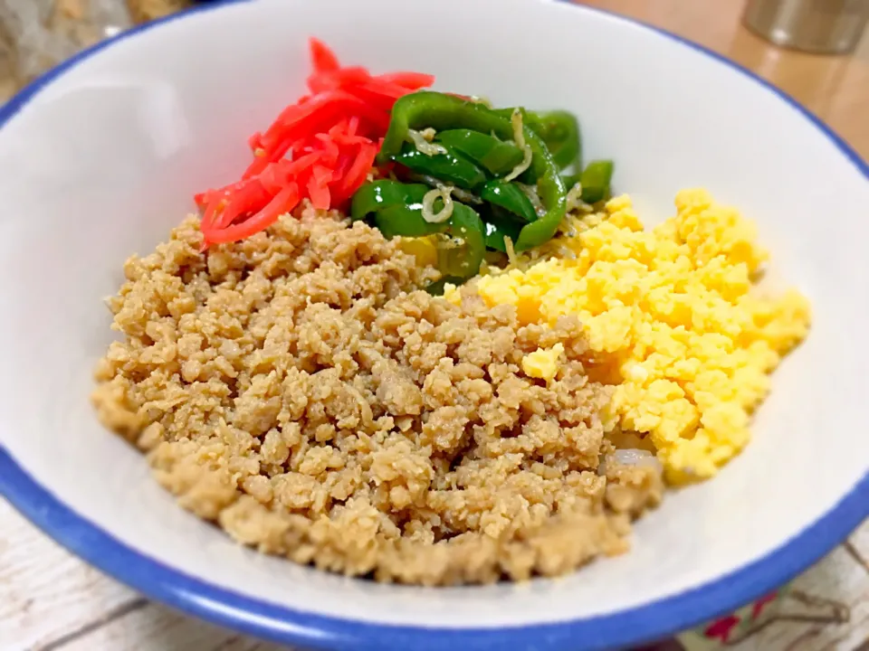 Snapdishの料理写真:そぼろ丼|とも0505さん