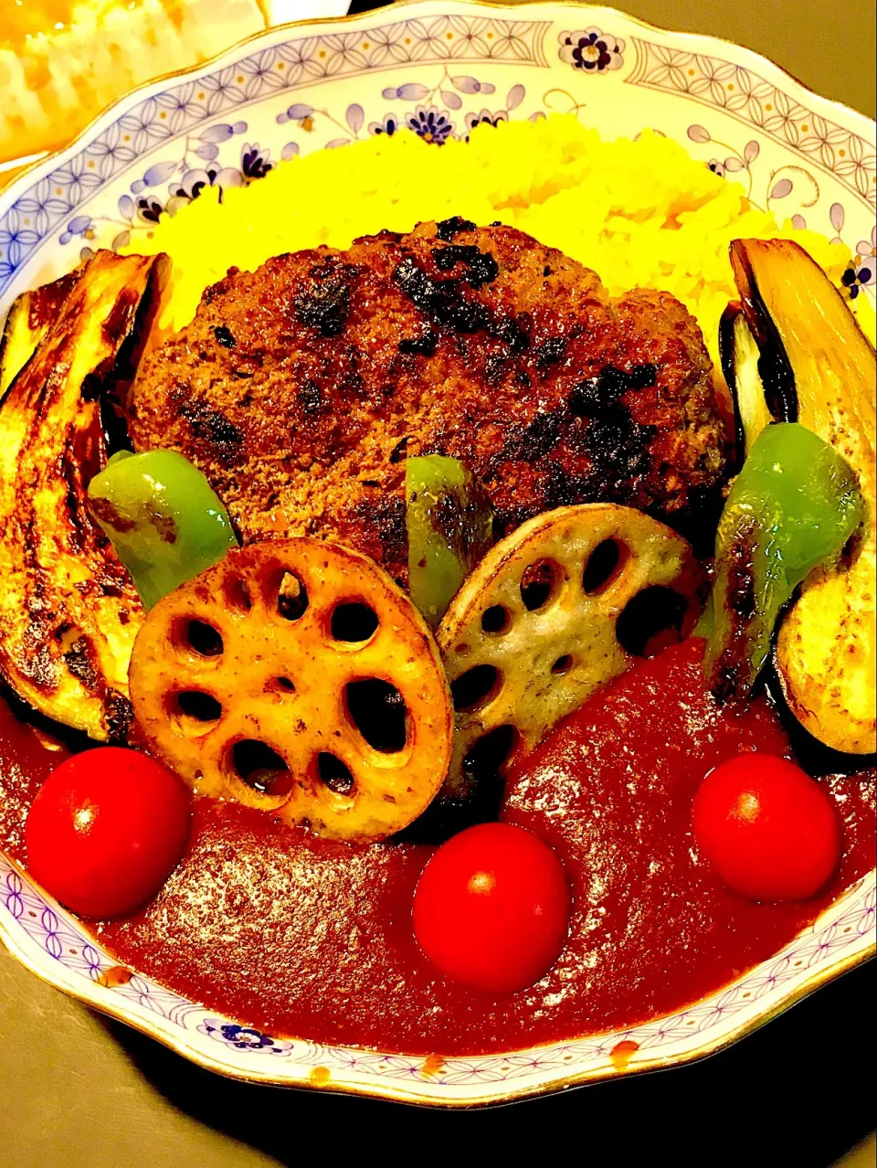 Snapdishの料理写真:ハンバーグ野菜カレー|kayutetsuさん