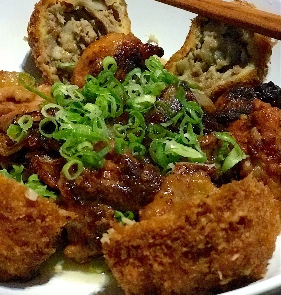 Beef Croquets with fried onions and chicken|Emanuel Hayashiさん