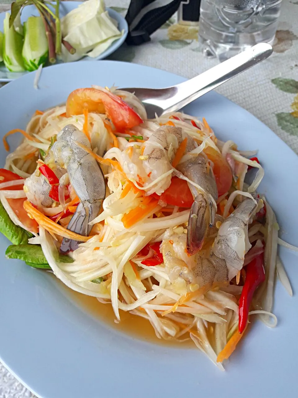 ส้มตำกุ้งสด|Jeab Lertさん