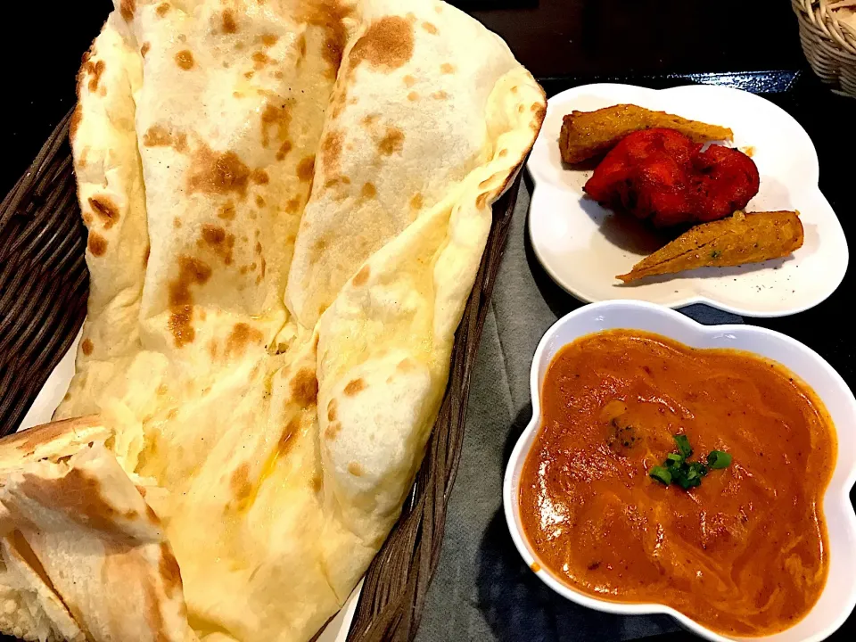 Vegetables curry 🍛 + Nan|Food Gardenさん