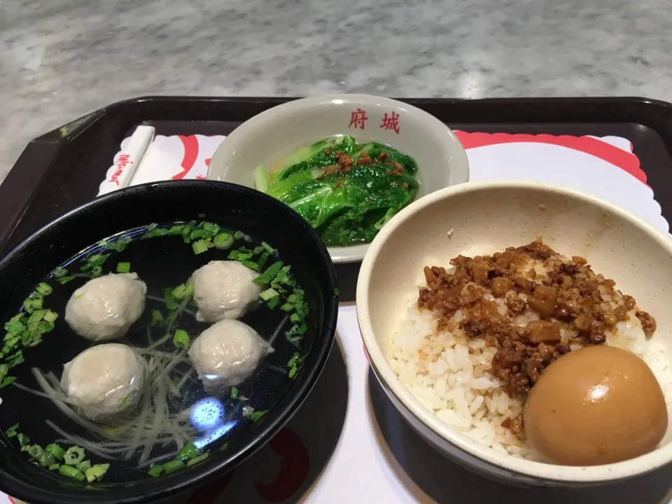 台南肉燥飯套餐120元|PegaOさん