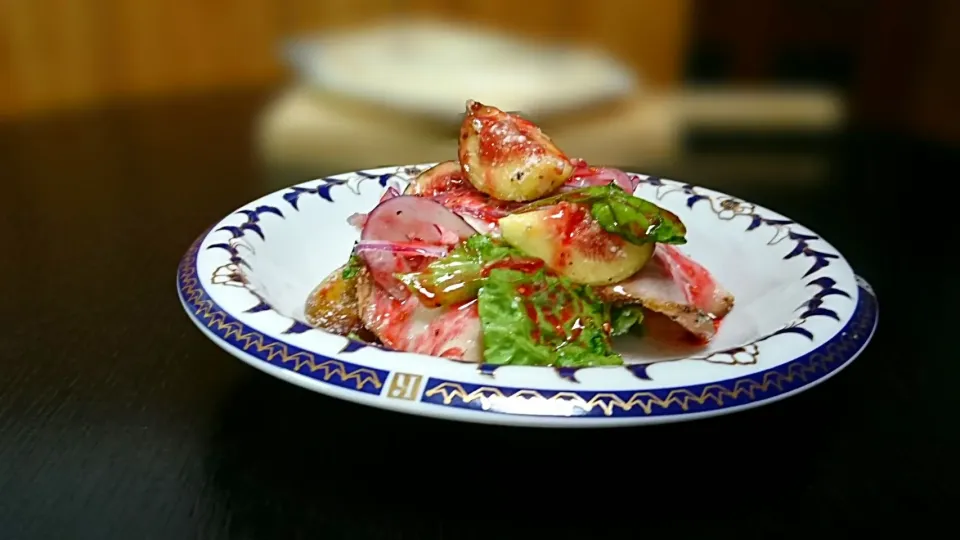 無花果とハムのサラダ・ラズベリーソース掛け|Naoki.Mさん