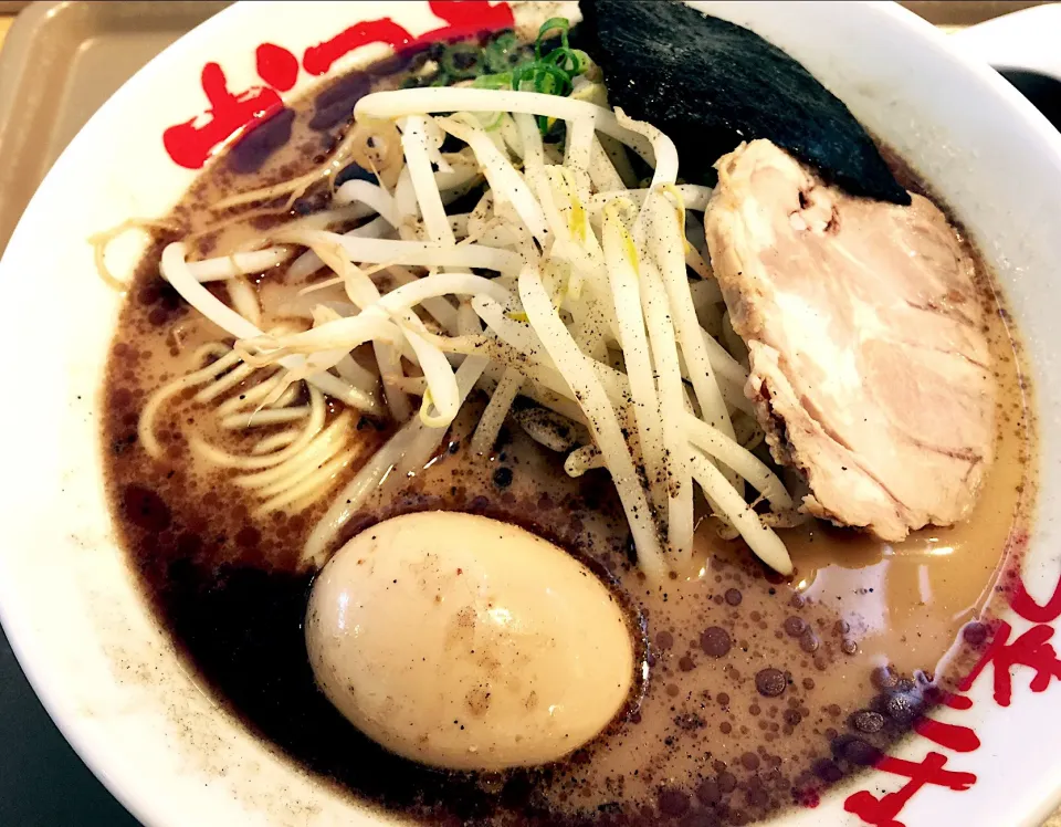 2017年 10/2 二十八杯目🍜 なんつっ亭監修 とんこつラーメン@海老名SA 下り
#麺活|BUBUさん