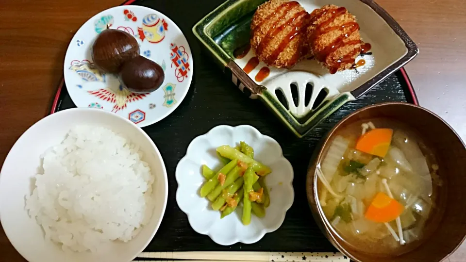 子供夜ご飯🍚鱧すり身フライ、白菜人参えのきお味噌汁、アスパラ梅肉和え、茹で栗|アンジェさん