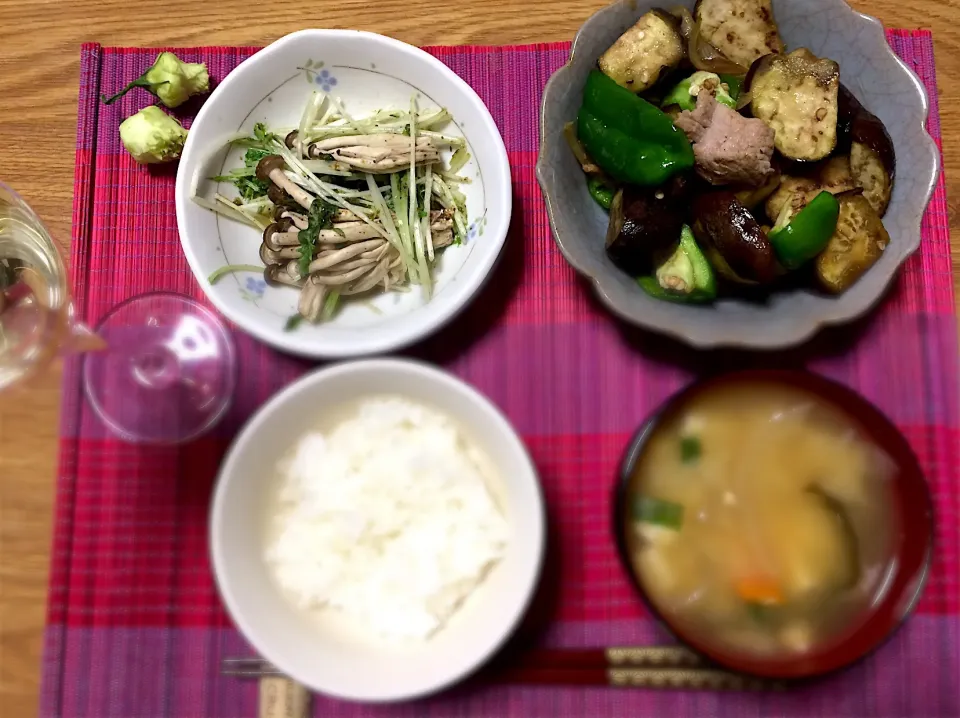 2017/10/02 豚肉と茄子のポン酢炒め、シメジと水菜のアゴダシあえ、野菜いっぱい味噌汁|kykyさん