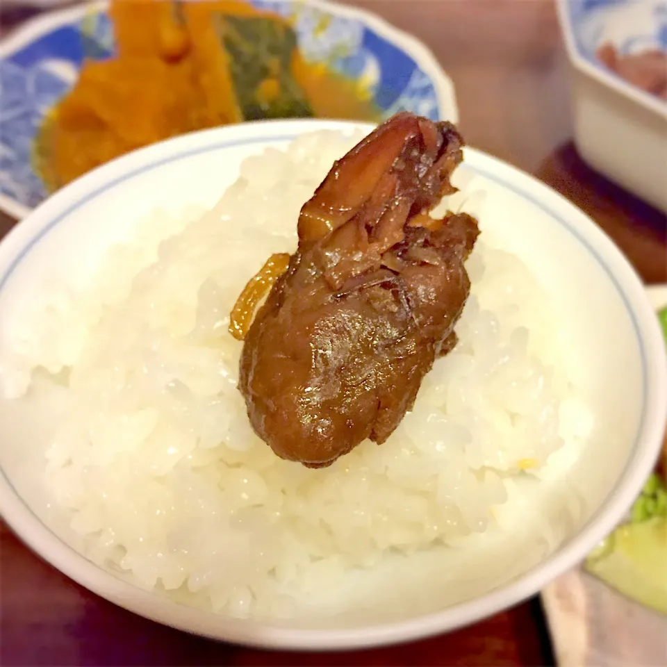 炊きたてご飯に牡蠣の佃煮|ももさん