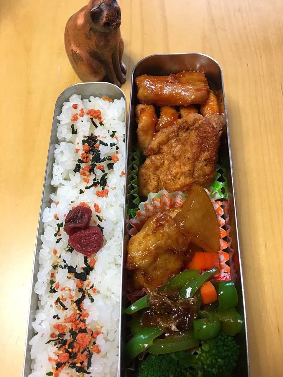 ポークチャップ 唐揚げ さつま揚げと大根の煮物 ピーマンのおかか炒め ブロッコリー弁当。|Kumiko Kimuraさん