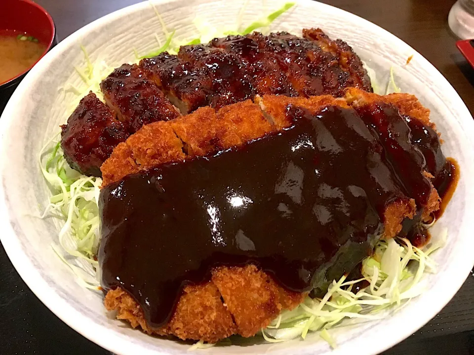 黒のドン    ソースかつ&ミソかつ丼|コージ💫さん