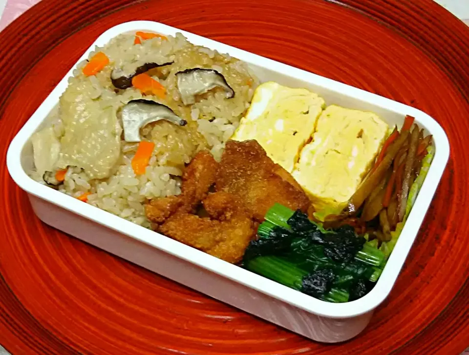 炊き込みご飯でお弁当🍱|あらいぐまのしっぽさん