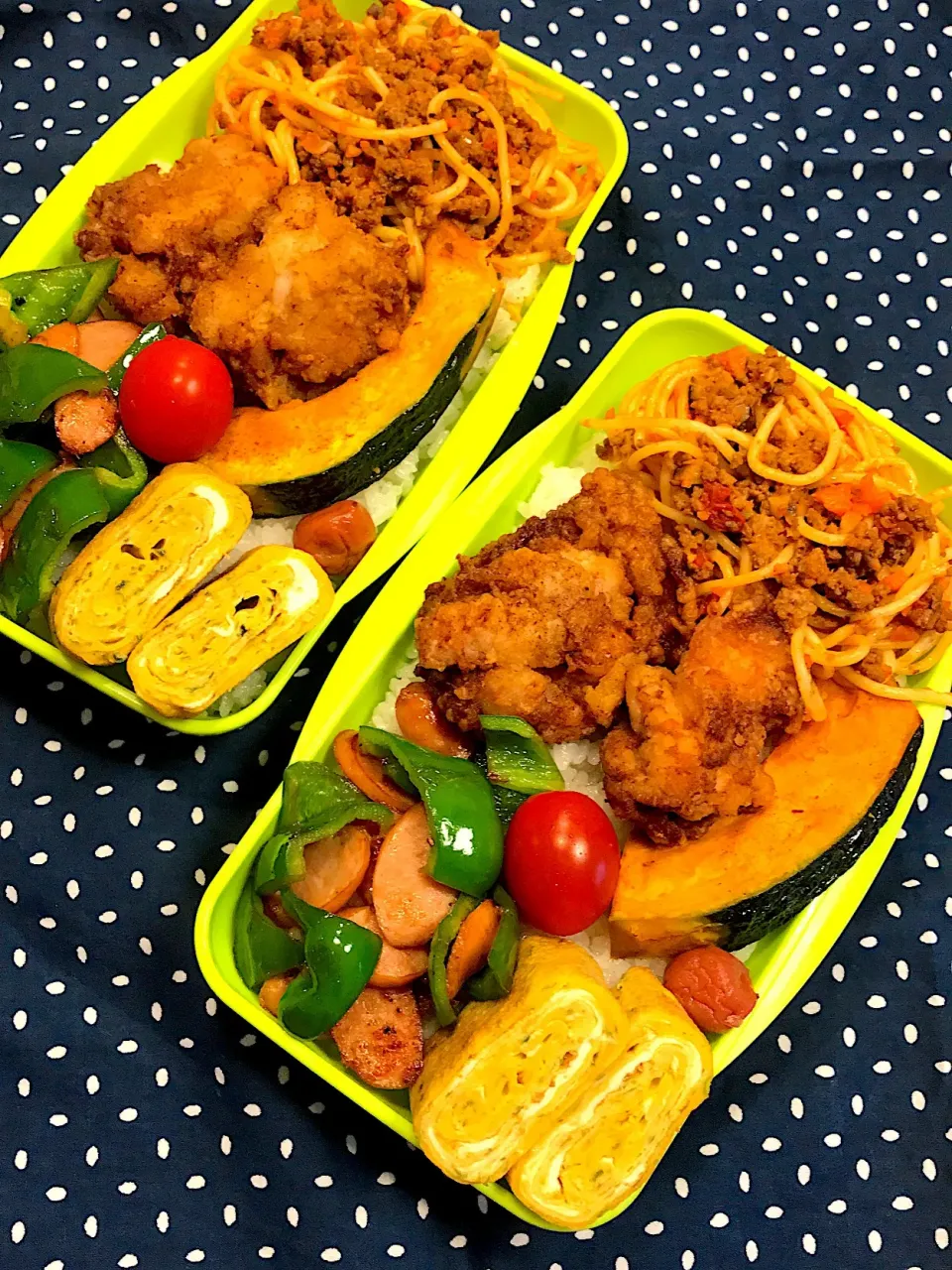 2017.10.3 中2＆高2男子 唐揚げパスタ弁当〜٩(ˊᗜˋ*)و♪
#お弁当 #高2弁当 #中2弁当 #のっけ弁当|mari-pさん