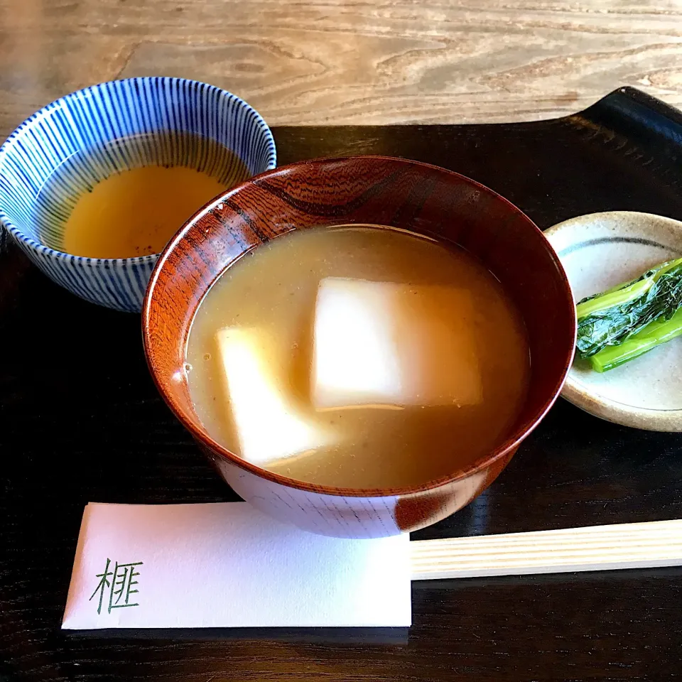 Snapdishの料理写真:沢山ランチを頂きましたが、別腹で中津川 寿やの栗ぜんざい🌰|Seikoさん