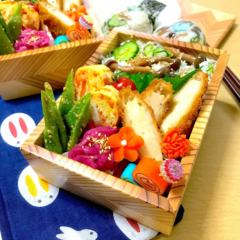 シメジの醤油煮とじゃこきゅうりの混ぜご飯お弁当🍱🍴
🌱ササミチーズかつ|mihooobuuさん