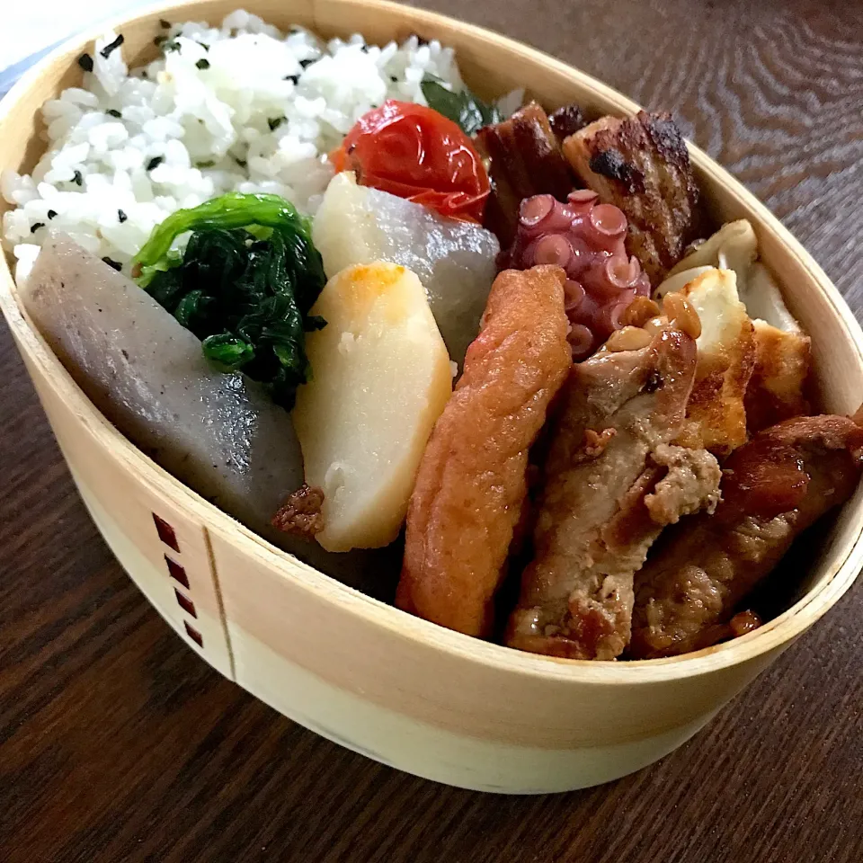 今日のお弁当🍱 おでんも入ってます🍢 今日もいってらっしゃい👋|mokoさん