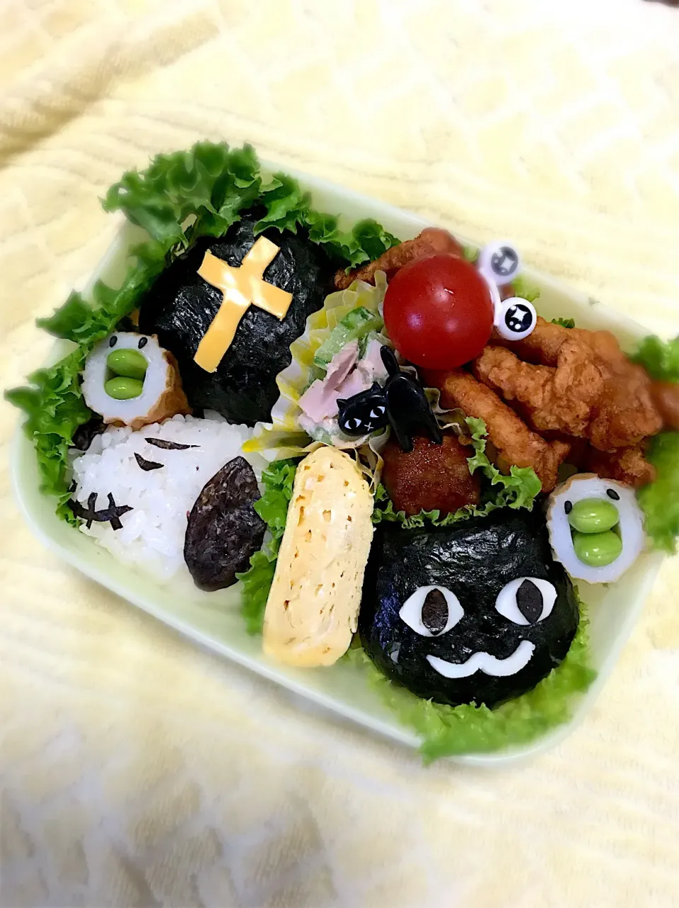 市内陸上大会またまた【スヌーピーハロウィン🎃】弁当〜ササミ唐揚げ・シーチキンサラダ・玉子焼き・ミートボールetc〜
#ハロウィン #ハロウィン弁当 #おにぎり弁当 #キャラ弁 #スヌーピー#スヌーピー弁当|華恋さん