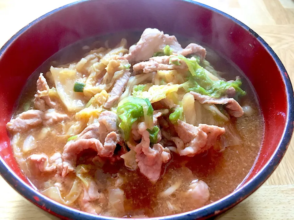 Snapdishの料理写真:夜勤明けにサッポロ一番味噌ラーメンでスタミナラーメン|Tarou  Masayukiさん