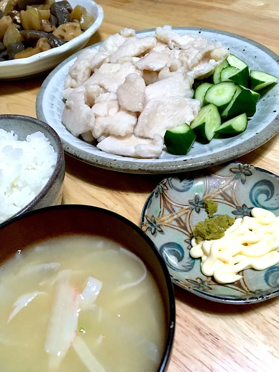 水晶鶏〜柚子胡椒マヨで
カニカマと大根葉、大根のお味噌汁
筑前煮
ご飯|さくたえさん