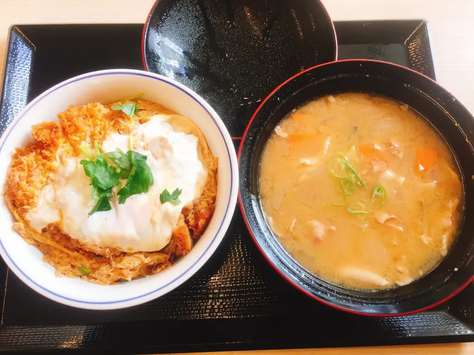 @長野/カツ丼(梅)&とん汁大 #長野 #カツ丼|THE SUNSEAさん