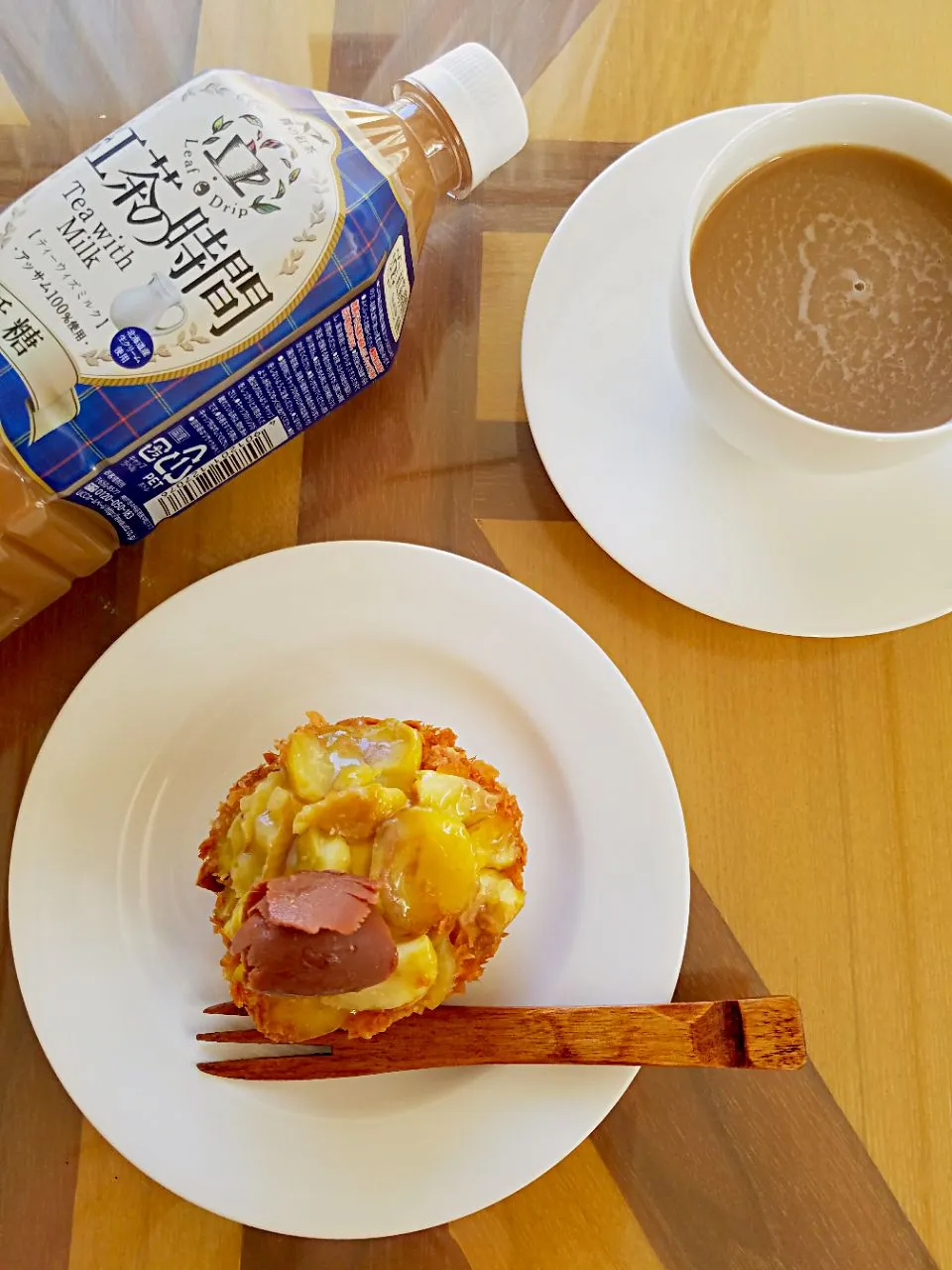 紅茶の時間☕と蒸し栗🌰のタルト
おやつタイム😋|ふりるさん