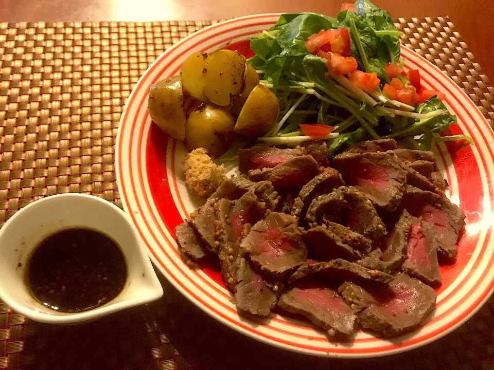 Roast beef w/Wine Sauce💓ﾛｰｽﾄﾋﾞｰﾌ ﾜｲﾝｿｰｽ|🌈Ami🍻さん