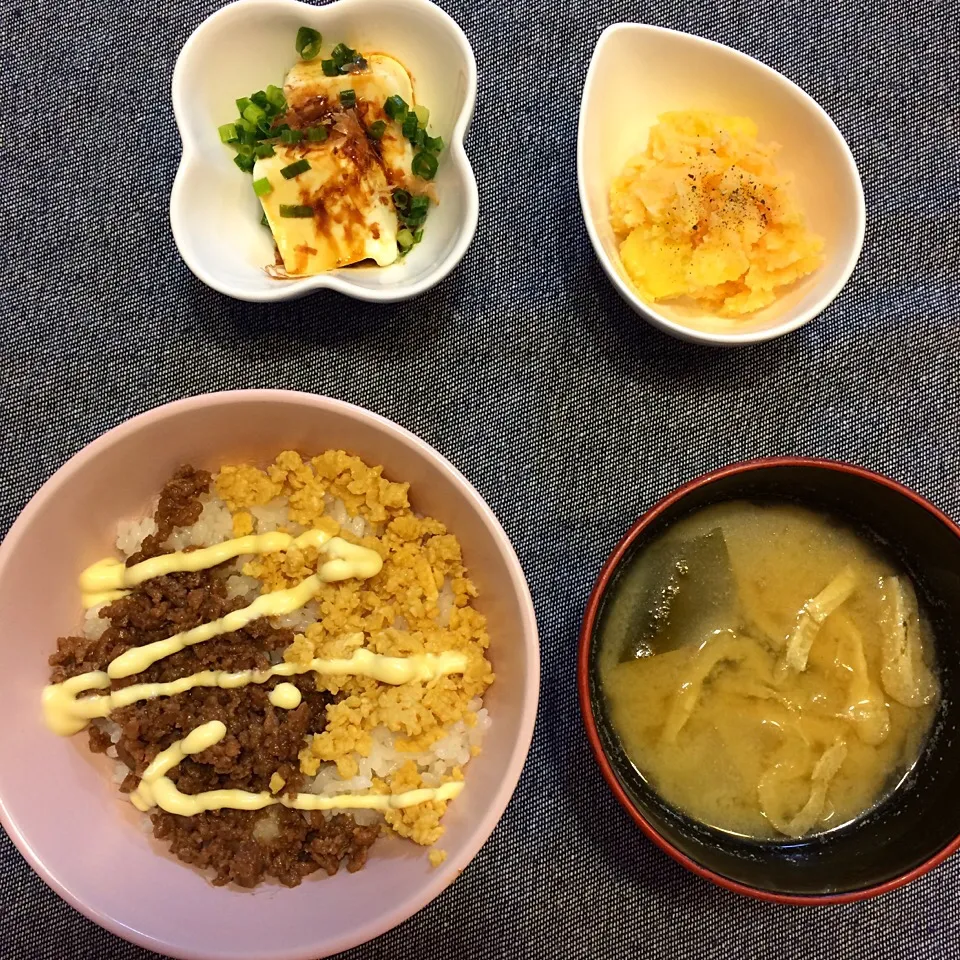 ２色そぼろ丼♡2017/10/04|ちび太さん