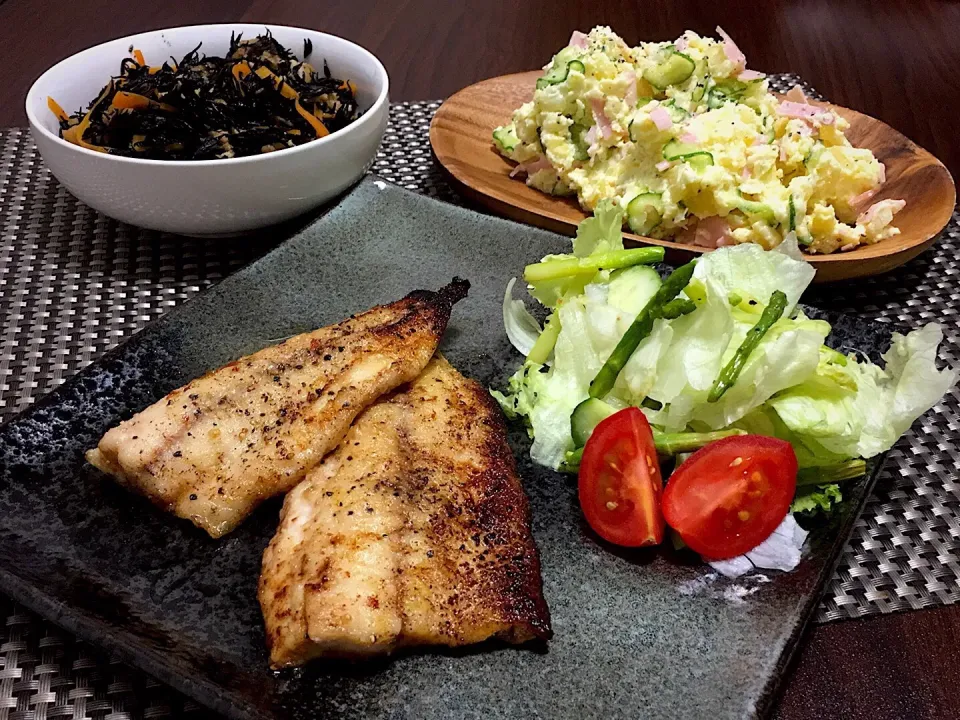 鯵のバター焼き
ひじき煮
ポテトサラダ|みっきーさん