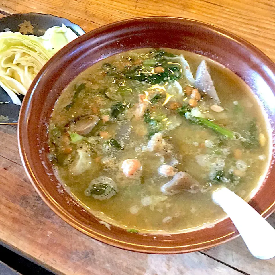 Snapdishの料理写真:【朝の賄い】
#亀戸養生料理オスギ 
こんにゃくたっぷり納豆汁|亀戸 養生蕎麦 高のさん