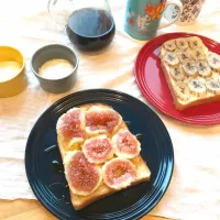 Snapdishの料理写真:いちじくトーストとバナナトースト☕️|☆yu☆さん