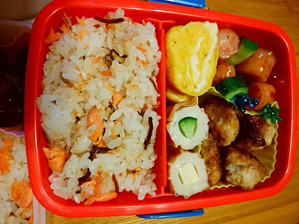 鮭と塩昆布とゴマの混ぜご飯弁当|pigmegさん