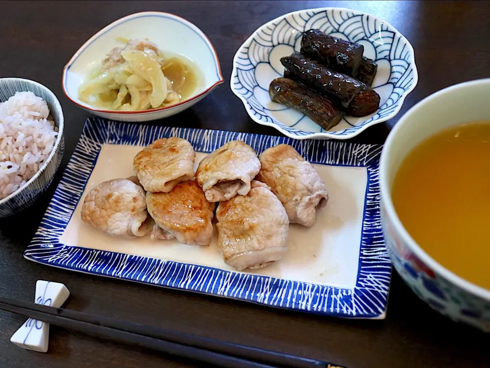 椎茸の肉巻き   
もも肉の味噌焼き
ナスの田舎煮
味噌汁|NAKATAさん