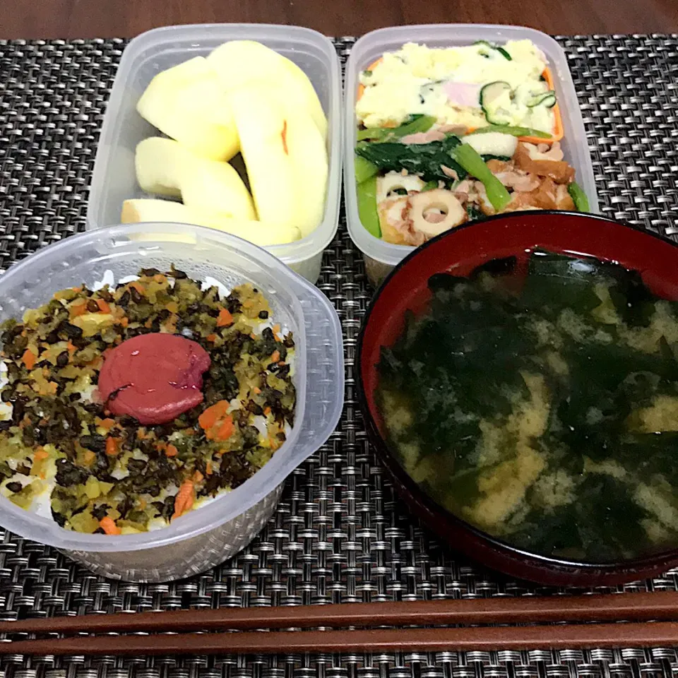 10/5#晩ごはん 
#単身赴任飯 
お弁当を玄関に忘れたので、お味噌汁だけ作って晩ごはん|Koichi GOGOさん