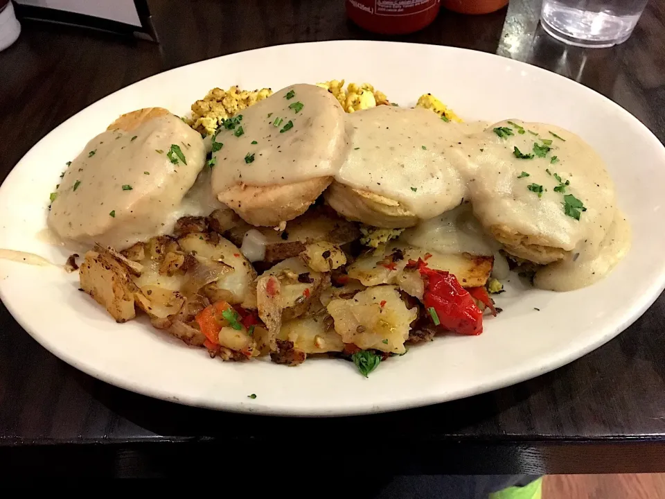 Vegan #tofu scramble, potatoe hash, biscuits & gravy|Nakia Fordさん