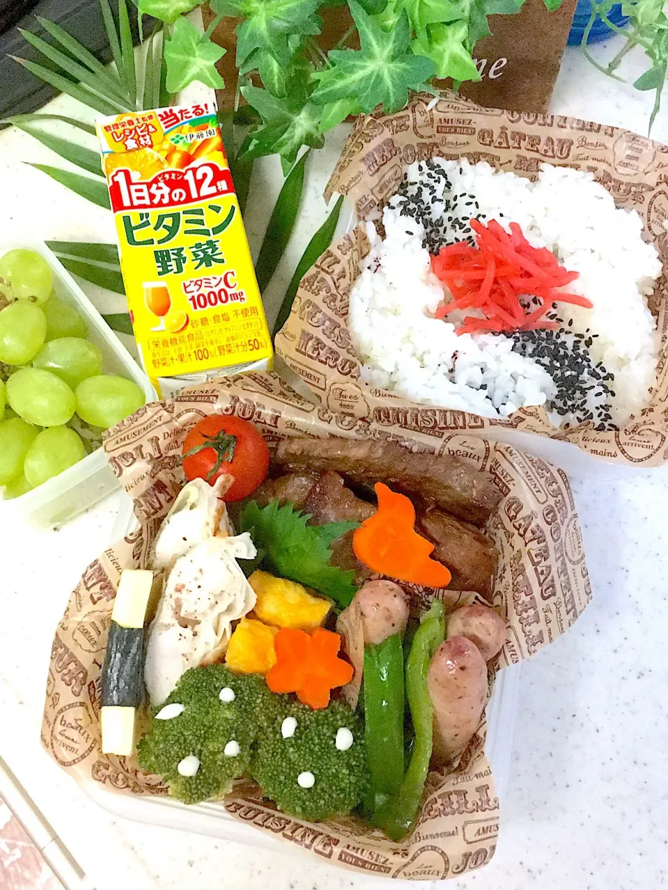 高校男子弁当
＊ささみチーズ春巻き
＊卵焼き
＊カルビ焼き
＊ウインナーとピーマンの醤油炒め|emisanさん