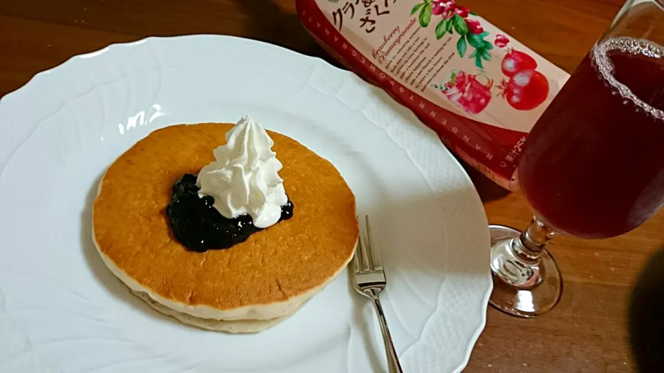 子供朝ご飯🍞クランベリー&ざくろを使ってホットケーキ|アンジェさん