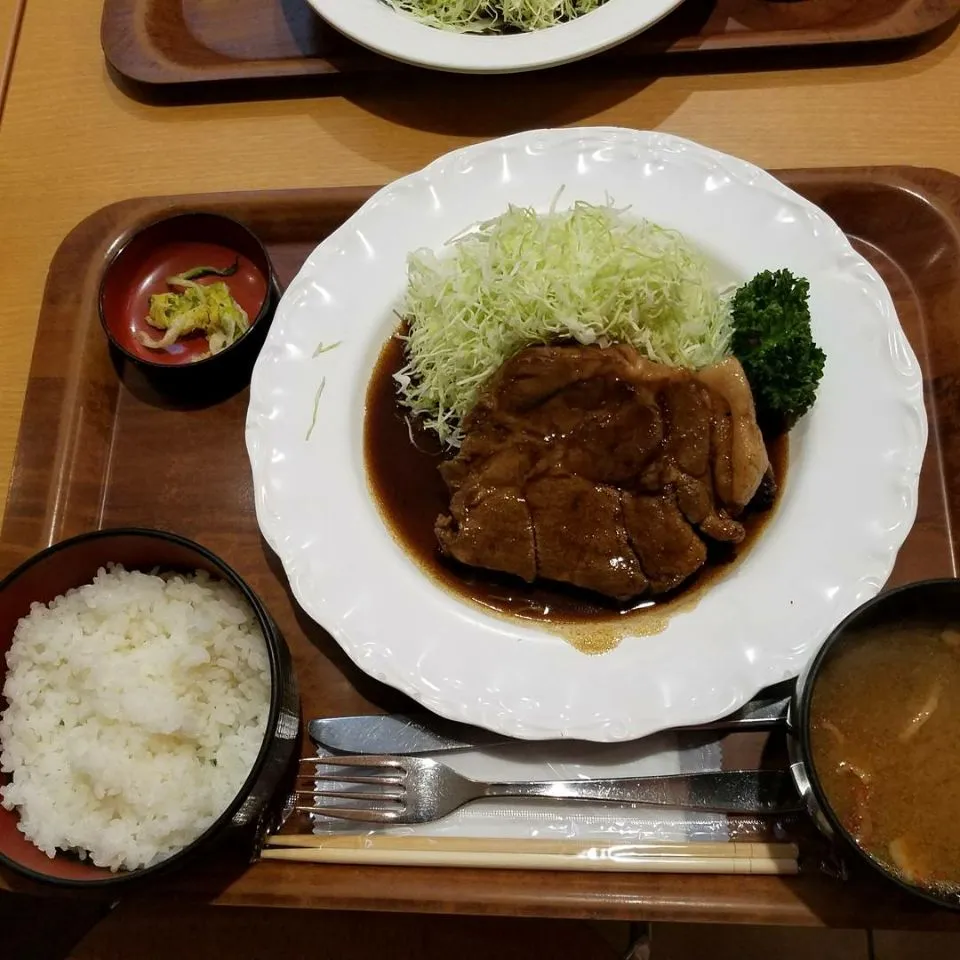 大豚舎名物大とんてき定食|Morito Kamiyaさん