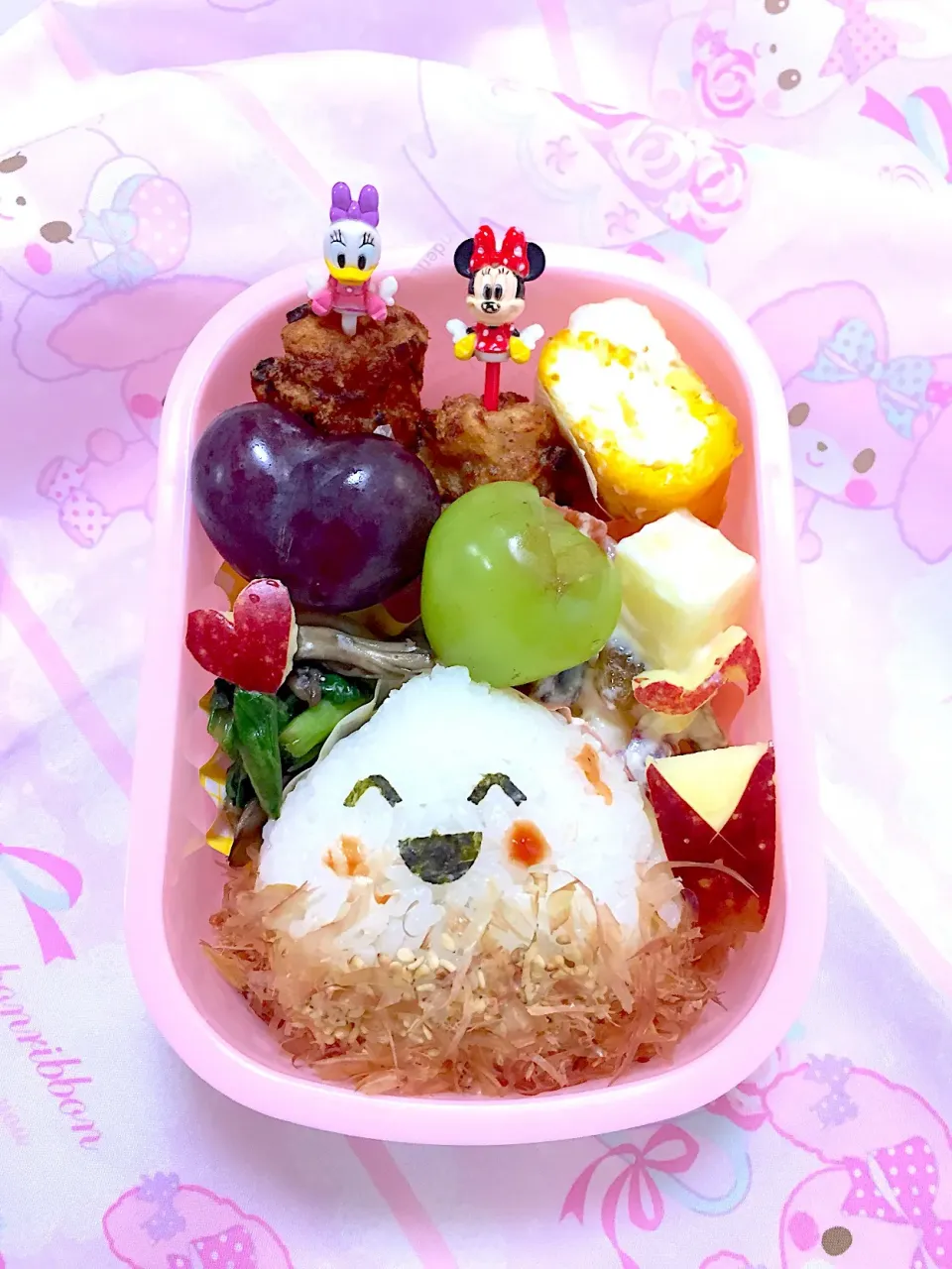 今日の#娘ちゃん弁当 ^_^
#いがぐりおむすび
#中華風ねぎ塩から揚げ
#りんごとさつまいもの水切りヨーグルトサラダ
#小松菜とまいたけのバター殿様じょうゆ炒め
#桃太郎ぶどう
#ハート形ピオーネ|なぽちんさん