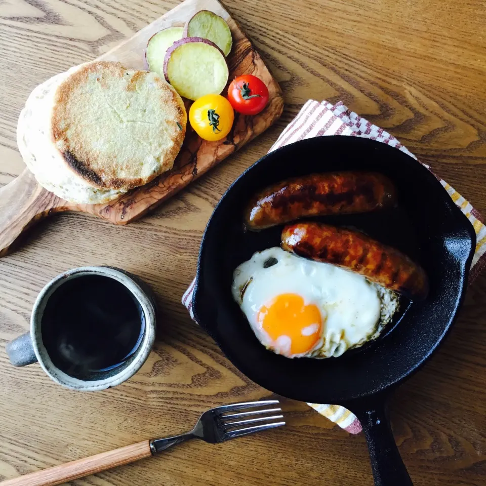 朝のパワー充電タイム。今日は早くお仕事終わらせて、おいしい夕ご飯つくる！|りよさん