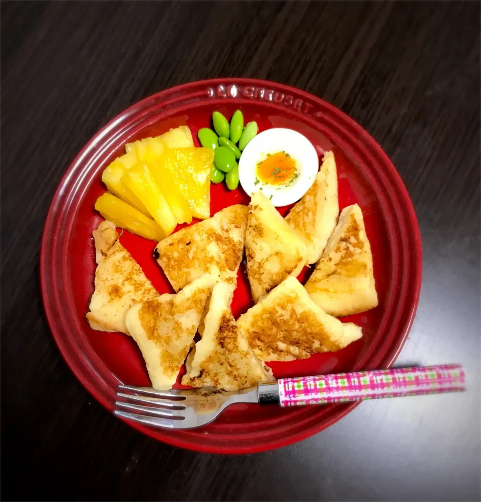 Snapdishの料理写真:10/6❁息子離乳食 朝ごはん☀️
フレンチトースト
ゆでたまご🥚
枝豆
パイナップル🍍|つんさん