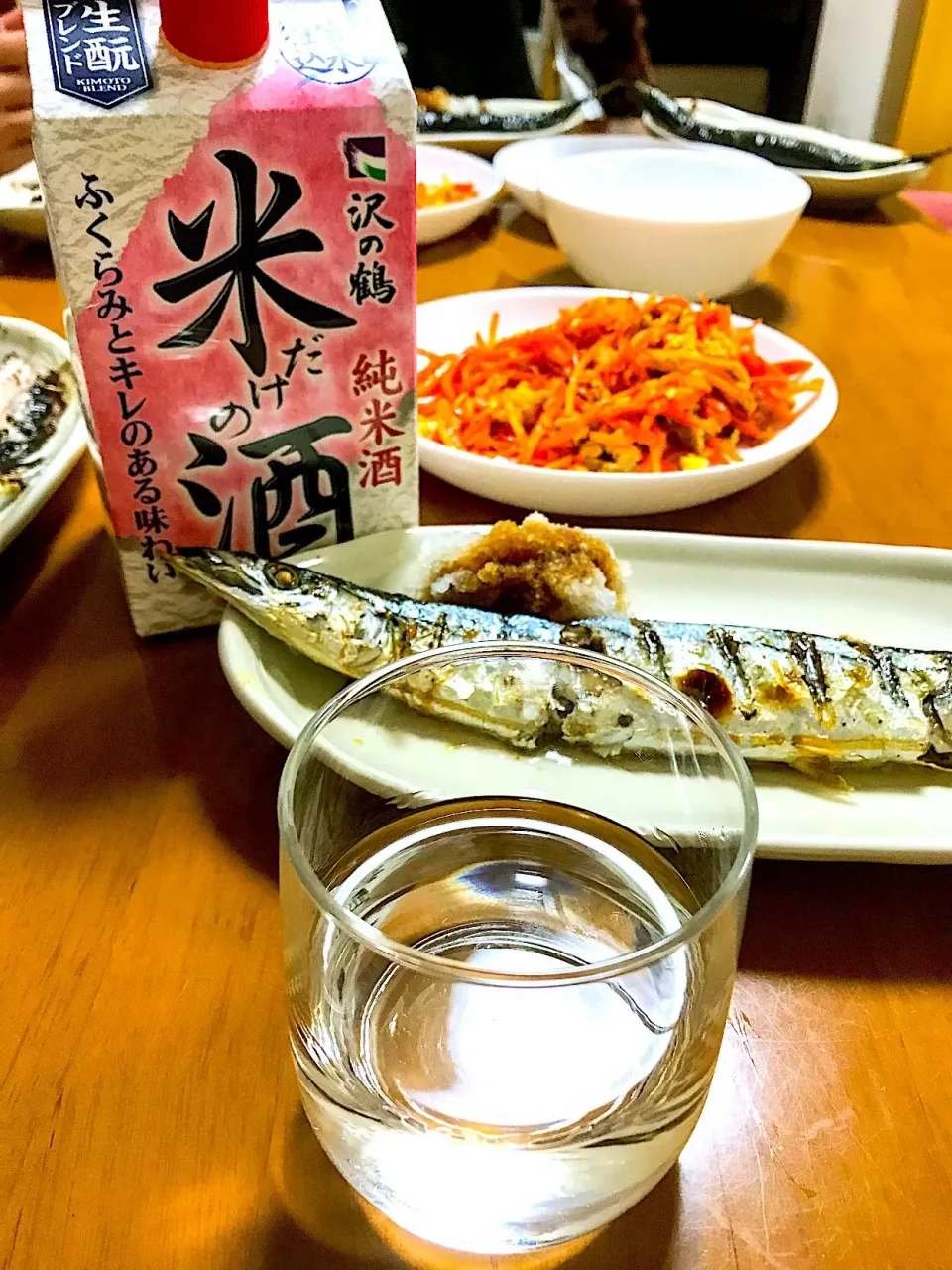 沢の鶴、米だけの酒と秋刀魚&にんじんしりしり|ツツヤンさん