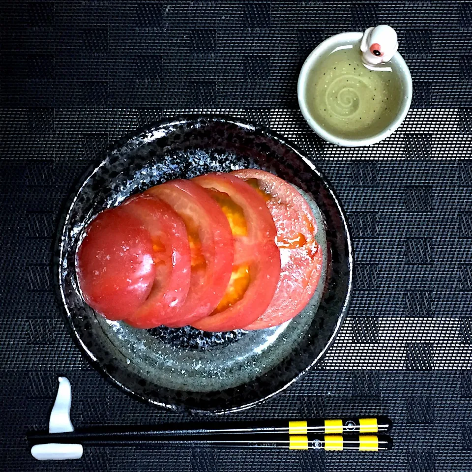 冷やし超特大トマト🍅  (^-^)|Kei Satoさん