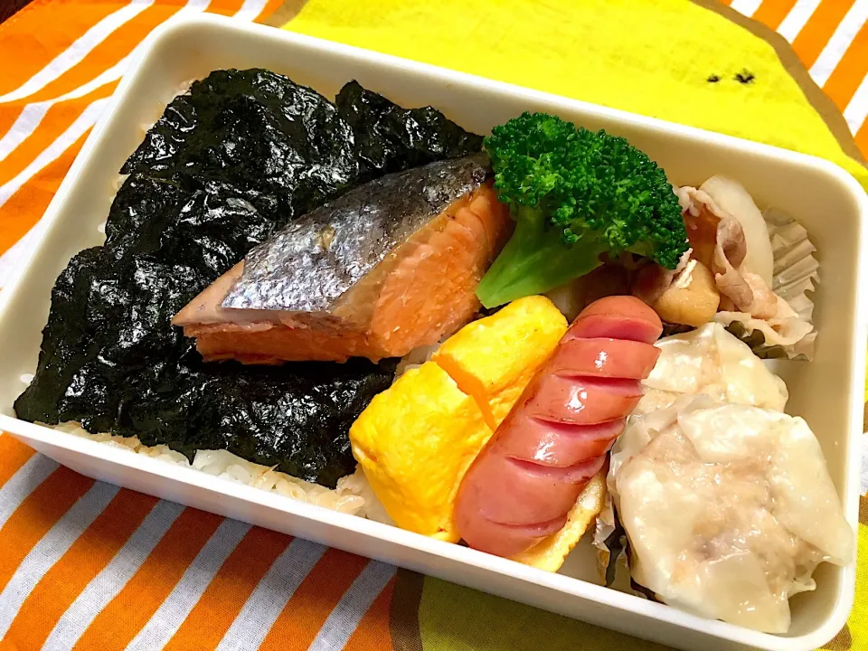 シャケと海老焼売のお弁当。|Chiharuさん